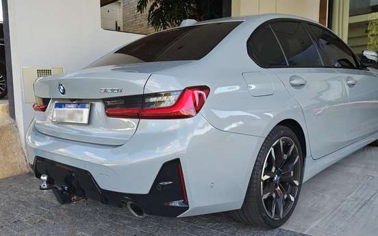 BMW-320i-2024