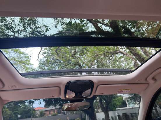 BMW-320i-2022