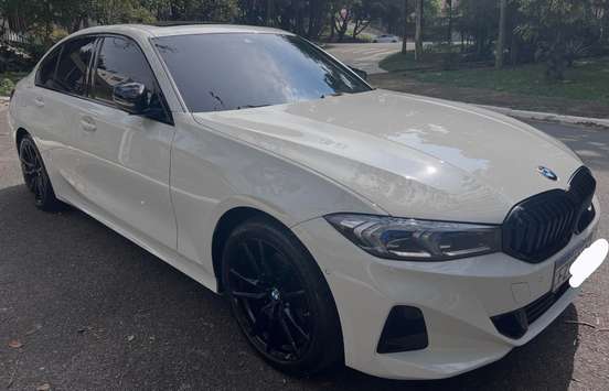 BMW-320i-2022