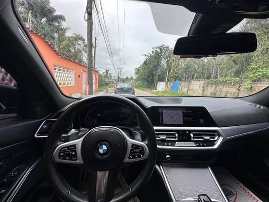 BMW-320i-2020