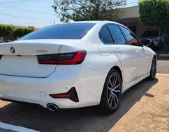 BMW 320i 2.0 16V TURBO GASOLINA SPORT AUTOMÁTICO BMW 320i 2.0 16V TURBO GASOLINA SPORT AUTOMÁTICO
