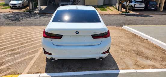 BMW-320i-2019