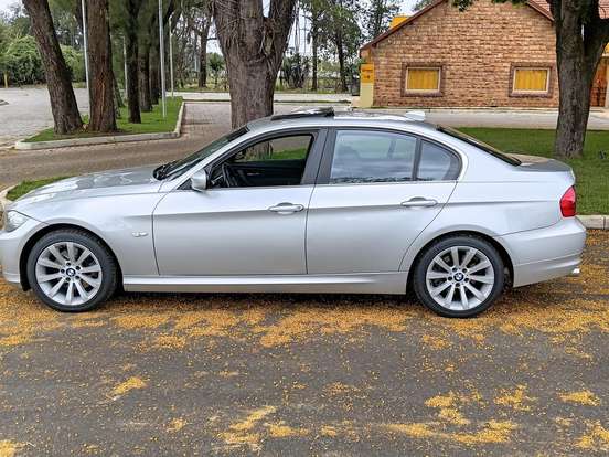 BMW-325i-2.5 SEDAN 24V GASOLINA 4P AUTOMÁTICO BMW-325i-2011