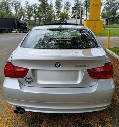 BMW-325i-2011