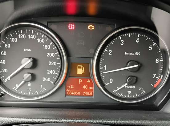 BMW-325i-2011