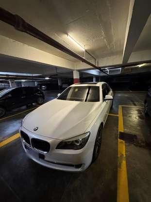 BMW-750Li-2010