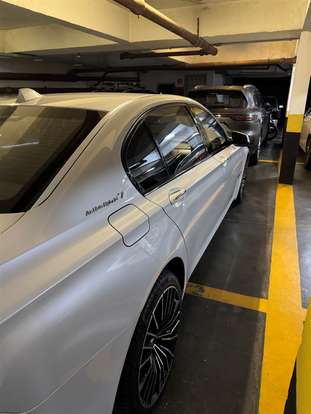 BMW-750Li-2010