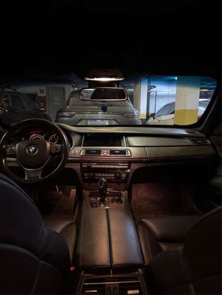 BMW-750Li-2010