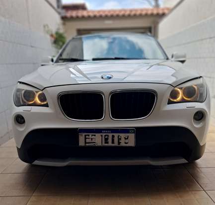 BMW-X1-2011