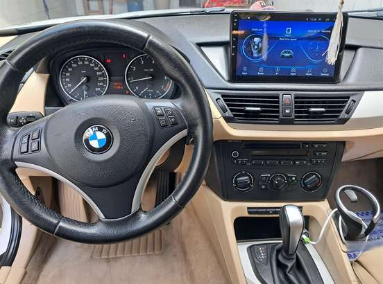 BMW-X1-2011