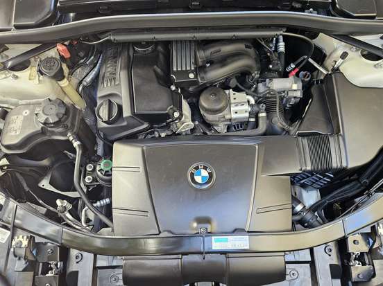 BMW-X1-2011