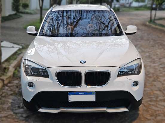 BMW-X1-2011