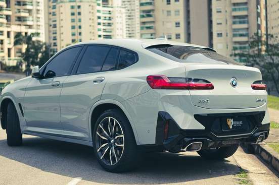 BMW-X4-2023