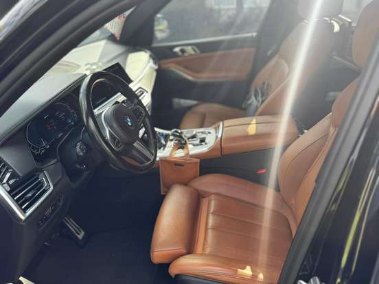 BMW-X5-2021