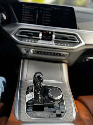 BMW-X5-2021