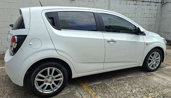 CHEVROLET-SONIC-2012