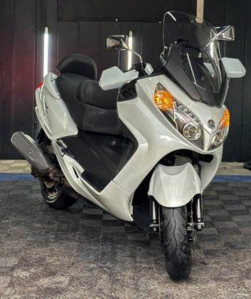 DAFRA MAXSYM 400i 
