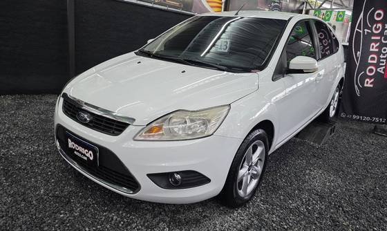FORD FOCUS 2.0 GLX 16V FLEX 4P MANUAL