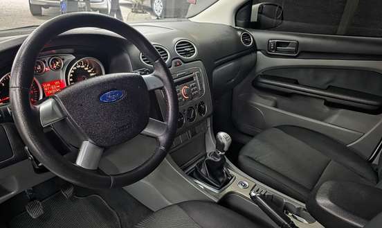 FORD-FOCUS-2012