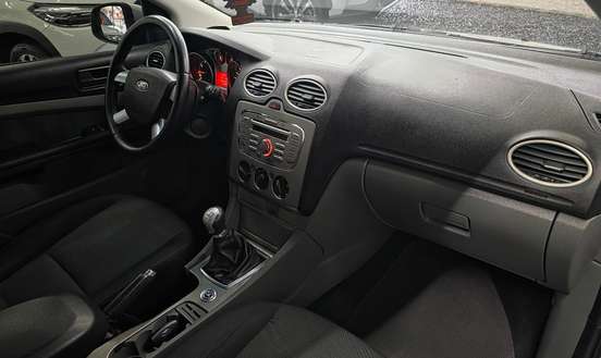 FORD-FOCUS-2012
