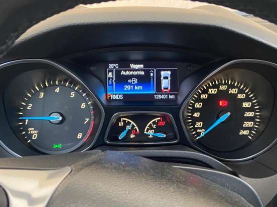 FORD-FOCUS-2014