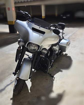 HARLEY-DAVIDSON STREET GLIDE 