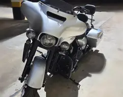 HARLEY-DAVIDSON STREET GLIDE HARLEY-DAVIDSON STREET GLIDE