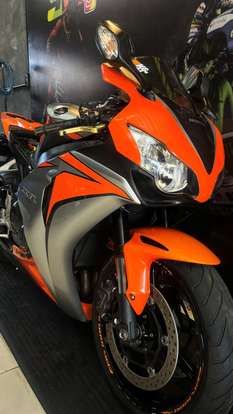 HONDA-CBR 1000RR FIREBLADE-2010