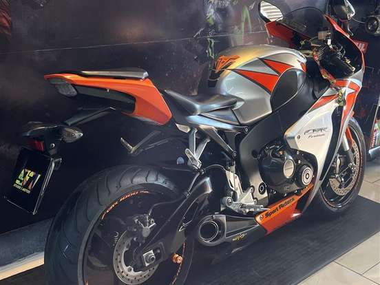 HONDA-CBR 1000RR FIREBLADE HONDA-CBR 1000RR FIREBLADE-2010