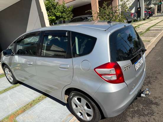 HONDA-FIT-2010
