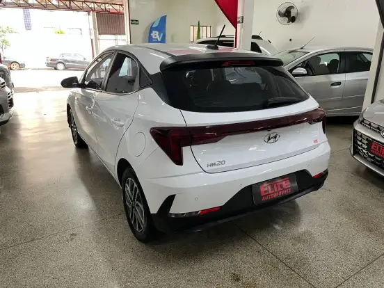 HYUNDAI-HB20-2023