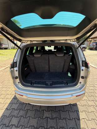 JEEP-COMMANDER-2022
