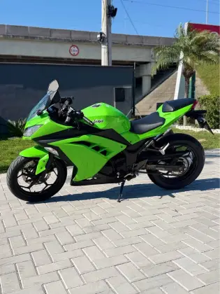 KAWASAKI NINJA 300 