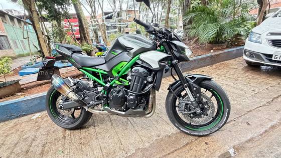 KAWASAKI Z900 