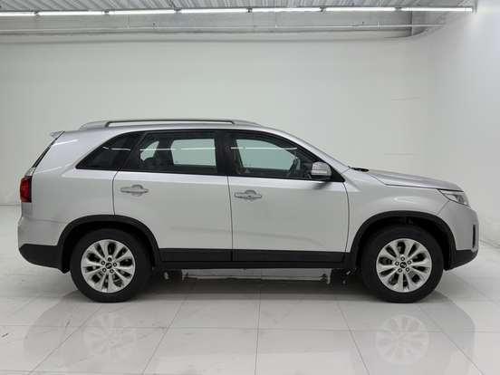 KIA-SORENTO-2013