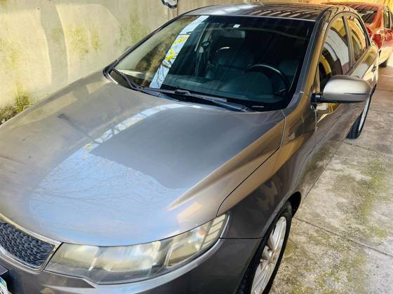 KIA CERATO 1.6 EX3 SEDAN 16V GASOLINA 4P MANUAL