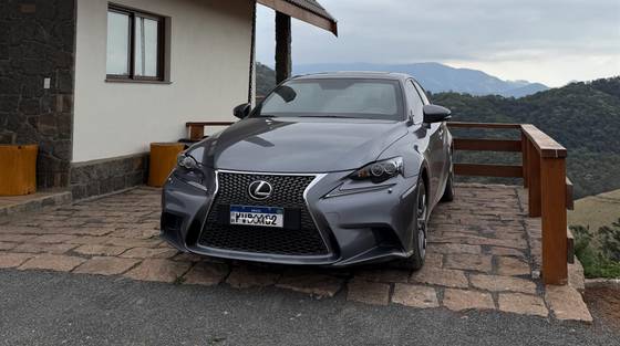 LEXUS IS250 F-SPORT 2.5 V6 24V GASOLINA 4P AUTOMÁTICO