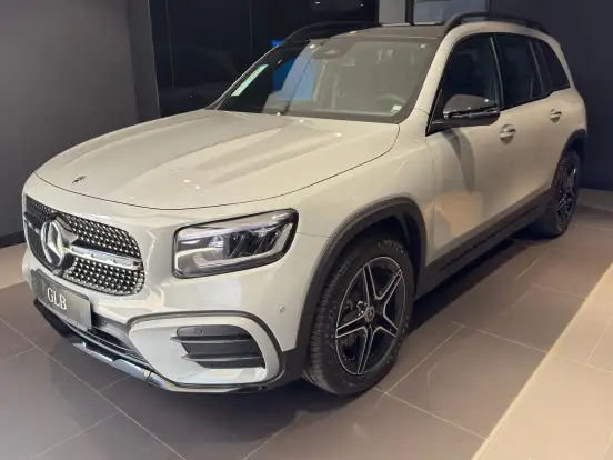 MERCEDES-BENZ-GLB 220-2026