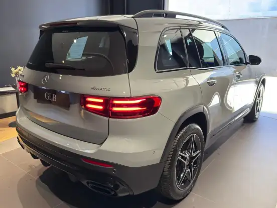 MERCEDES-BENZ-GLB 220-2026