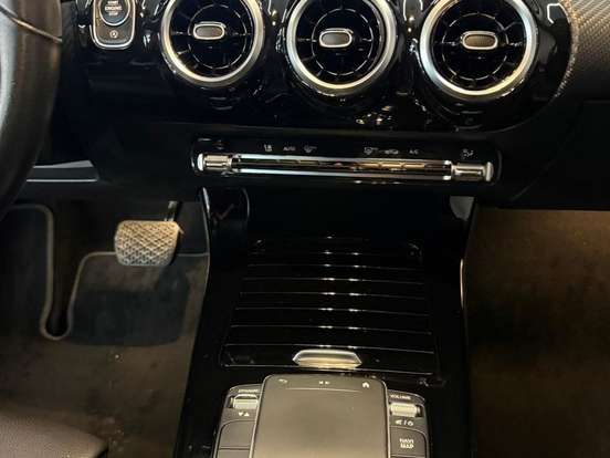 MERCEDES-BENZ-A 200-1.3 CGI GASOLINA STYLE SEDAN 7G-DCT MERCEDES-BENZ-A 200-2019