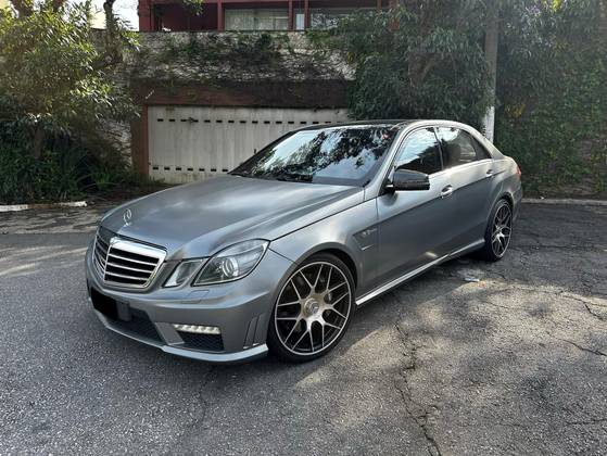 Mercedes-Benz E 63 AMG 6.2 Sedan V8 32V Gasolina 4P Automático