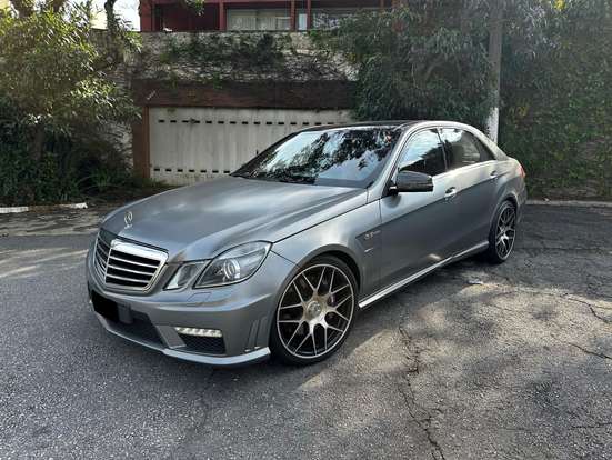 MERCEDES-BENZ-E 63 AMG-6.2 SEDAN V8 32V GASOLINA 4P AUTOMÁTICO MERCEDES-BENZ-E 63 AMG-2011