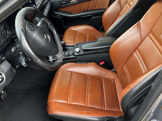 MERCEDES-BENZ-E 63 AMG-6.2 SEDAN V8 32V GASOLINA 4P AUTOMÁTICO MERCEDES-BENZ-E 63 AMG-2011