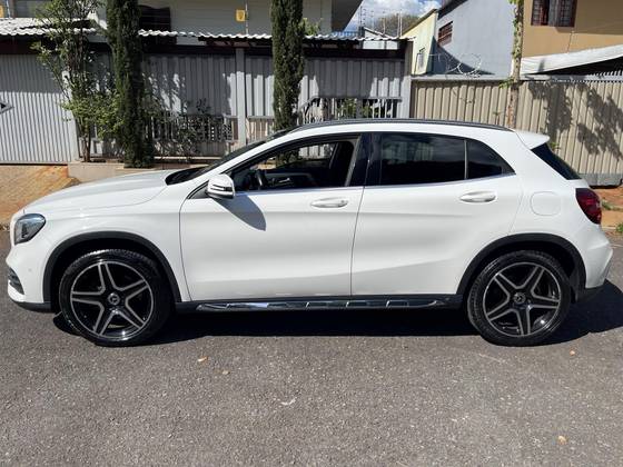 Mercedes-Benz GLA 250 2.0 CGI Gasolina Sport 4Matic 7G-DCT