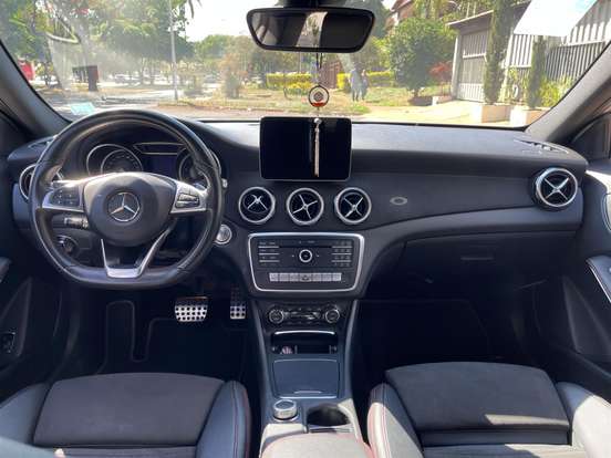 MERCEDES-BENZ-GLA 250-2018