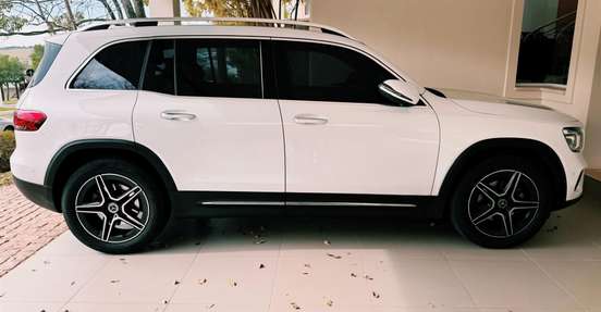 MERCEDES-BENZ-GLB 200-2020