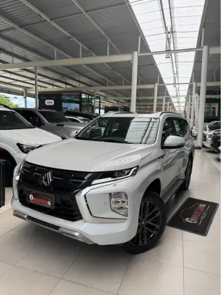 MITSUBISHI PAJERO SPORT 2.4 16V MIVEC TURBO DIESEL LEGEND AWD AUTOMÁTICO