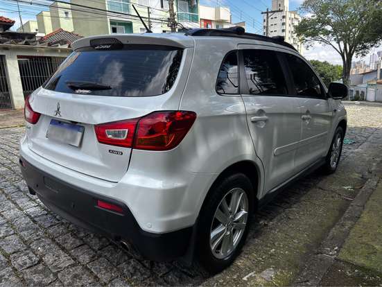 MITSUBISHI-ASX-2011