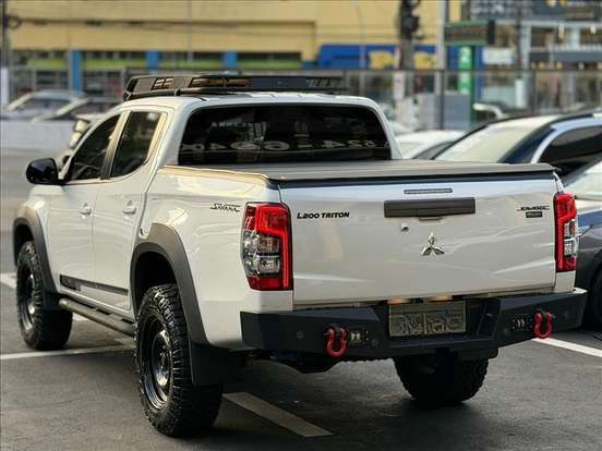 MITSUBISHI-L200 TRITON-2.4 16V TURBO DIESEL SPORT SAVANA CD 4P 4X4 AUTOMÁTICO MITSUBISHI-L200 TRITON-2025