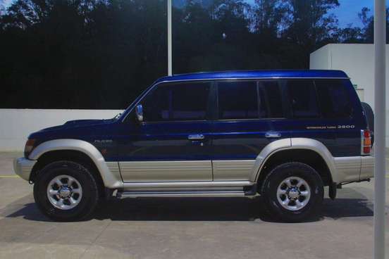 MITSUBISHI-PAJERO-1994
